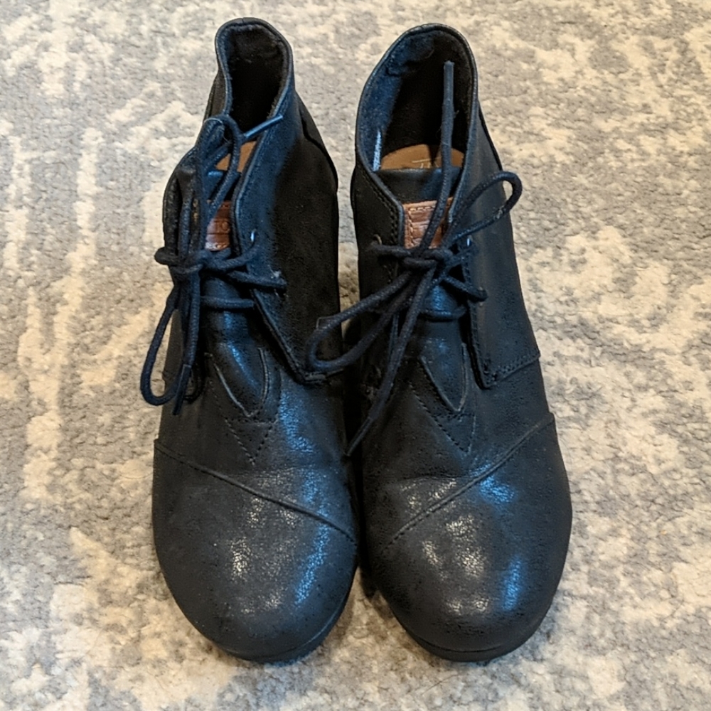 Toms black wedge booties